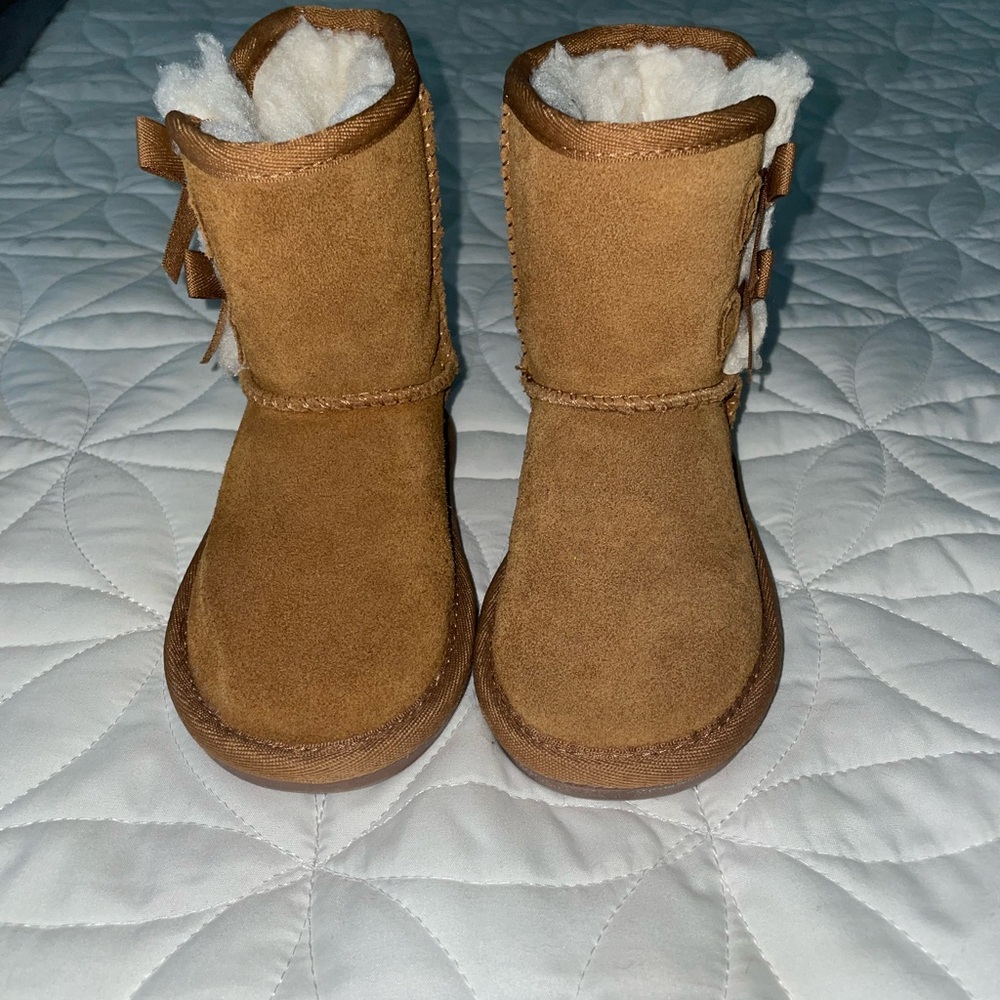 Koolaburra Tan Suede Boots with Plush Lining